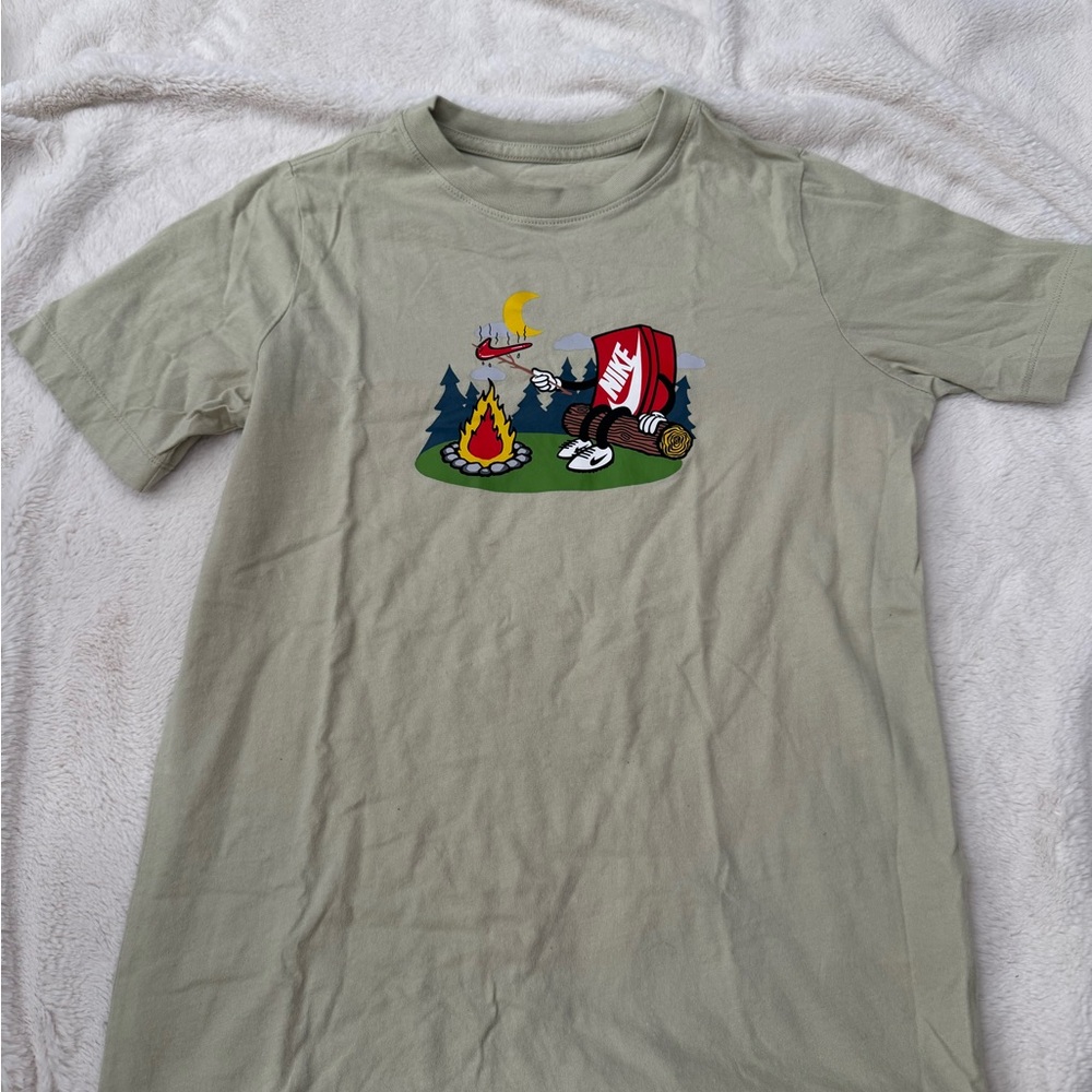 Nike Tee in Light Olive